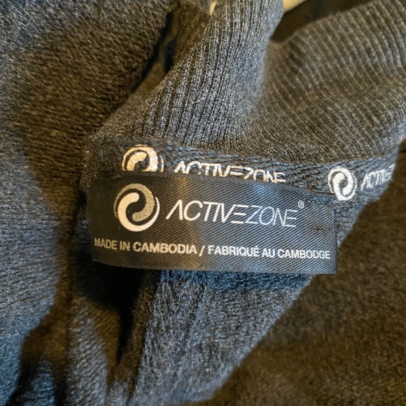 5xl cardigan (free with other purchases) - Picture 3 of 3